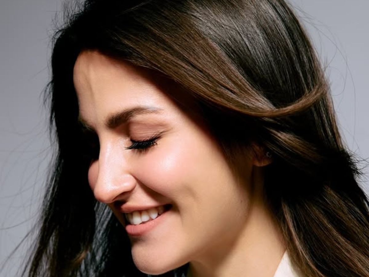 Elli looked even more beautiful in soft makeup - Photo Gallery