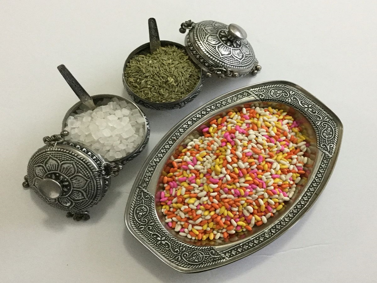 त्योहारों में पेट की गैस और भारीपन का सस्ता इलाज – हर किचन में मिलेंगे ये 5 रामबाण नुस्खे - Photo Gallery