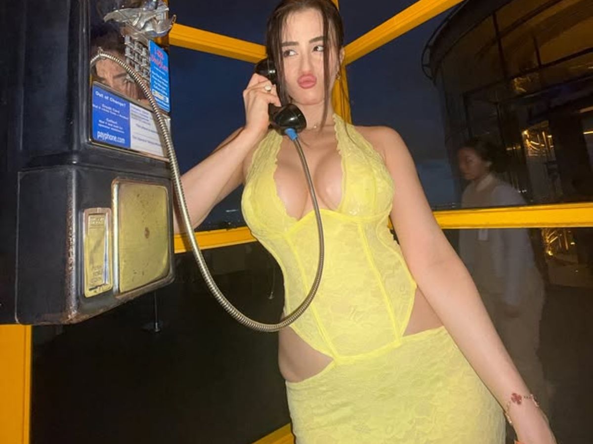 Georgia Andriani की बोल्ड अदाओं ने इंटरनेट का बड़ा दिया Temperature, फैंस के छूटे पसीने - Photo Gallery