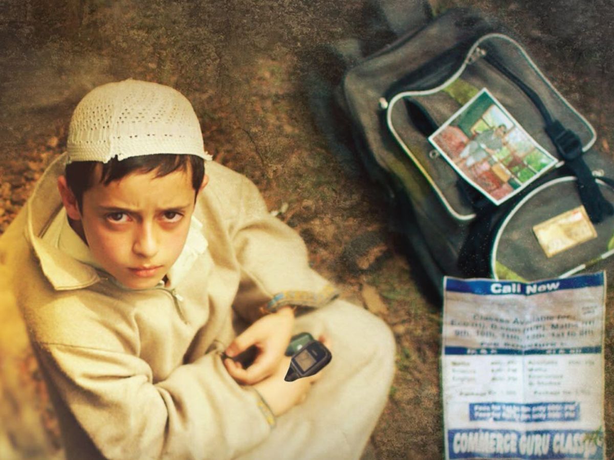 Article 370: ऐसी बॉलीवुड फिल्में जिसमें दिखाया है kashmir का सच्च, देख आपकी भी रूह उठेगी कांप और रह जायेंगे दंग - Photo Gallery