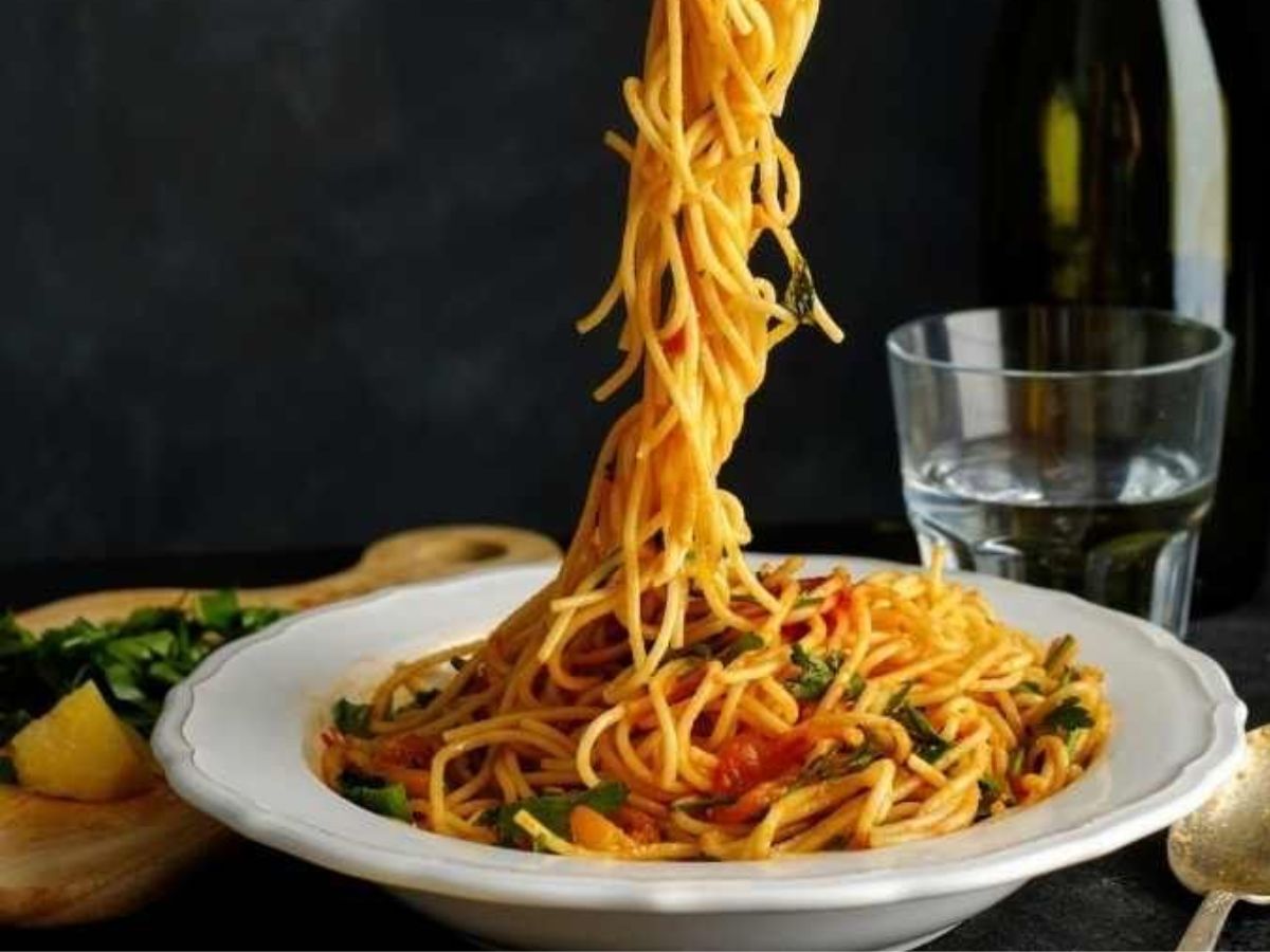 आयरन-रिच’ आटा नूडल्स का सच: पैक में सिर्फ 1.2% पालक - Photo Gallery