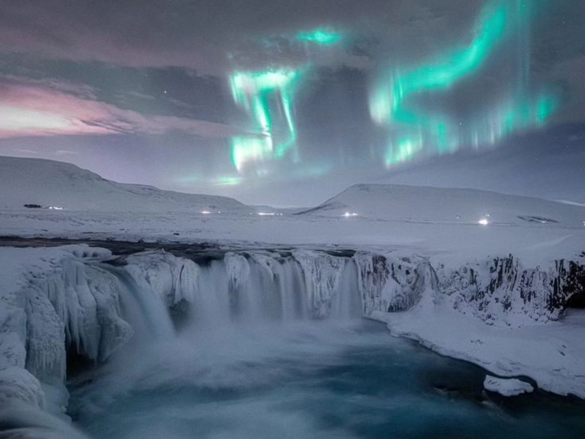 Iceland where pure water emerges from volcanic activity. - Photo Gallery