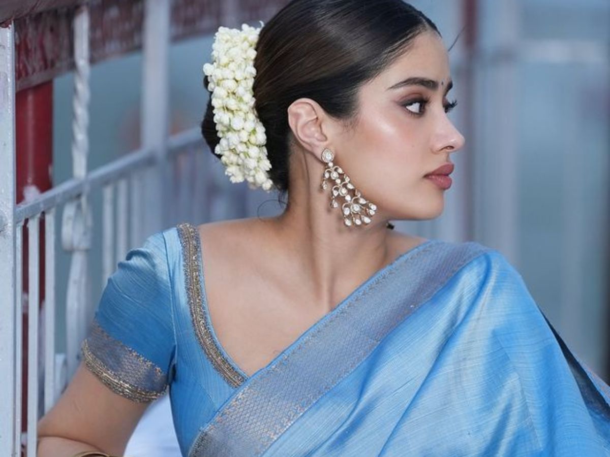 साड़ी पहनकर दिखना हैं Bollywood Actress जितना खूबसूरत, तो लें Janhvi Kapoor से लेकर Shraddha Kapoor तक से टिप्स