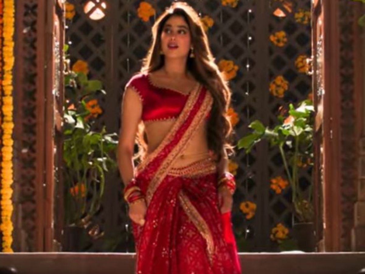 Jhanvi look made everyone crazy about her - Photo Gallery