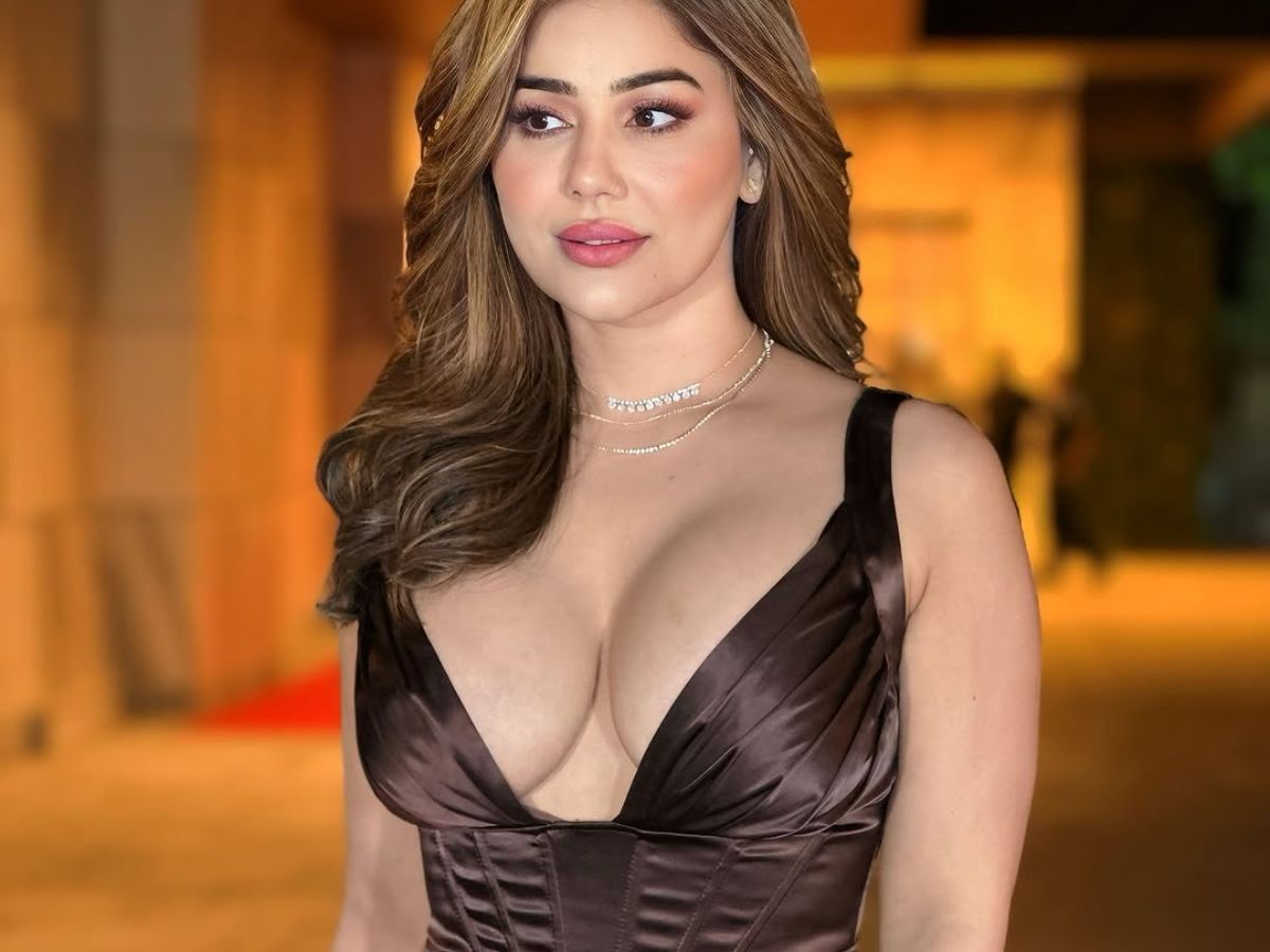 Kangana stays in the news because of her bold and hot looks - Photo Gallery