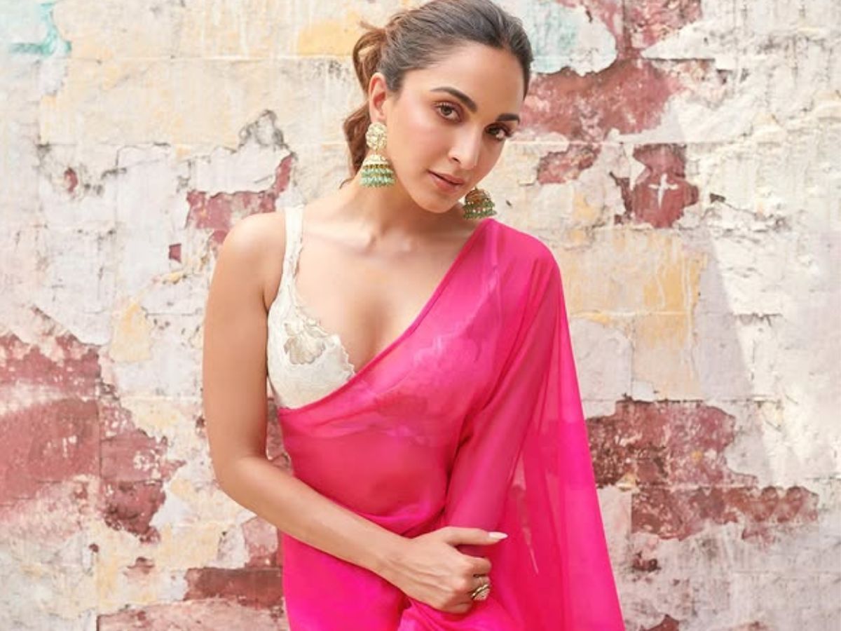 Kiara killer looks in hot pink saree - Photo Gallery