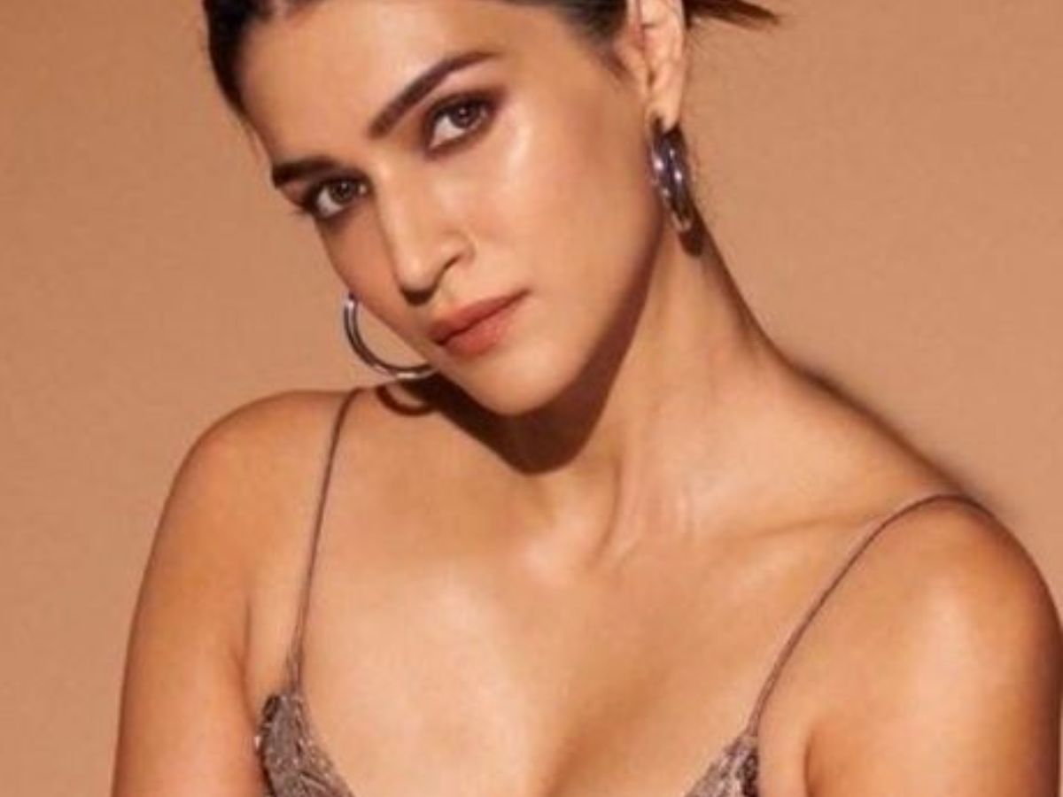 Kriti sanon की ग्रेसफुल और हॉट तस्वीरों ने छुड़ाए सभी के पसीने ! - Photo Gallery