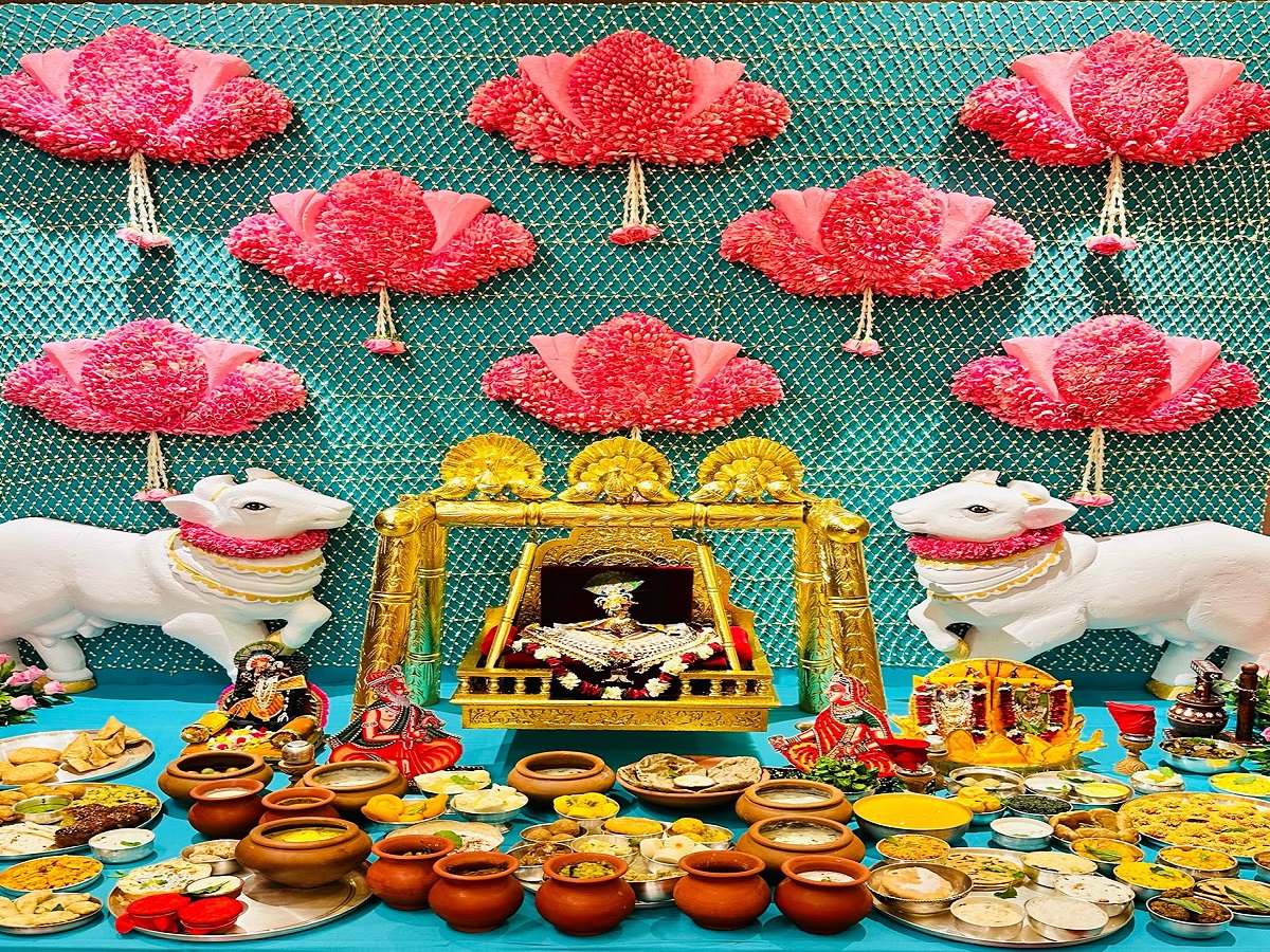 Janmashtami 2025: जन्माष्टमी पर करें तुलसी से जुड़े ये 5 चमत्कारी उपाय, लड्डू गोपाल की कृपा से घर में बरसेगा धन-धान्य और खुशहाली - Photo Gallery