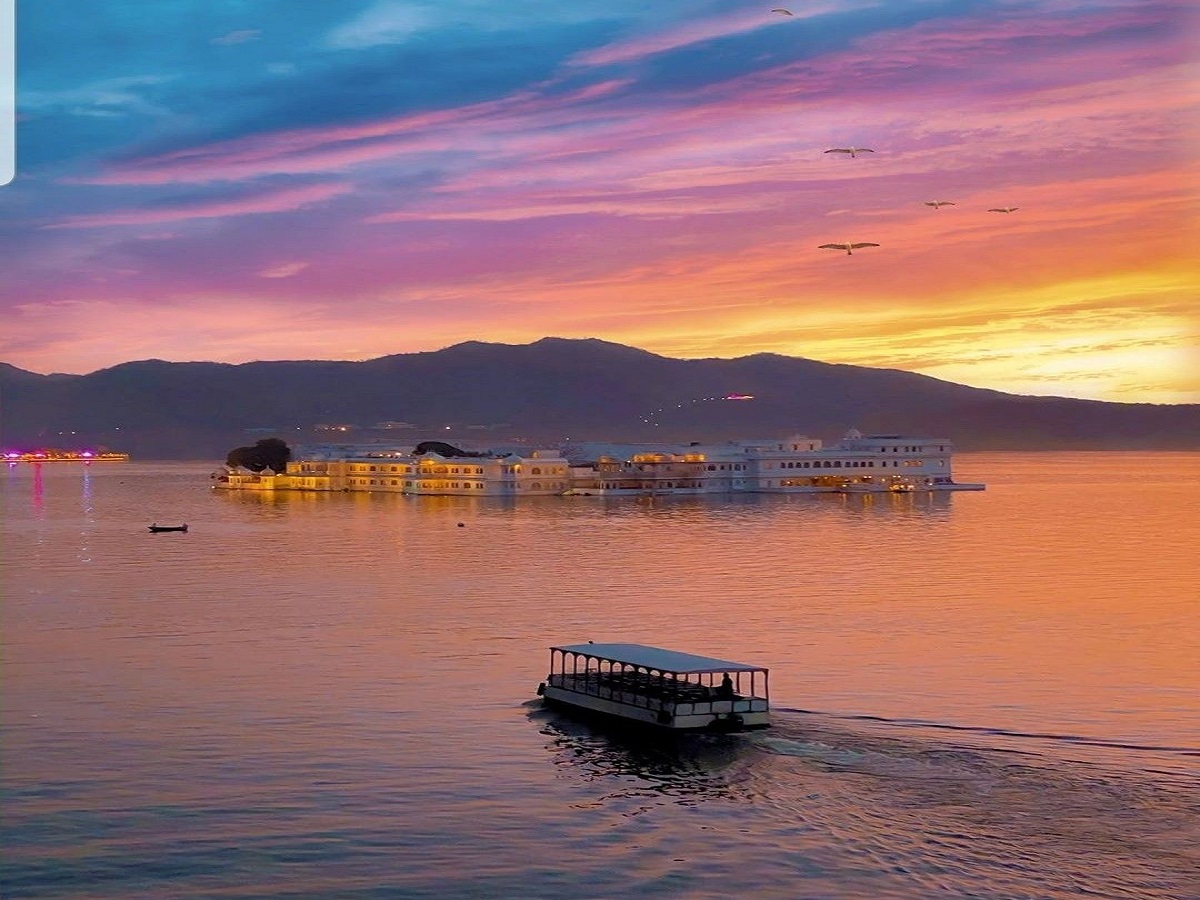 राजस्थान की झीलों की नगरी में बसा वह अद्भुत ताल, जो विदेशी पर्यटकों और रोमांटिक यात्राओं की पहली पसंद है - Photo Gallery