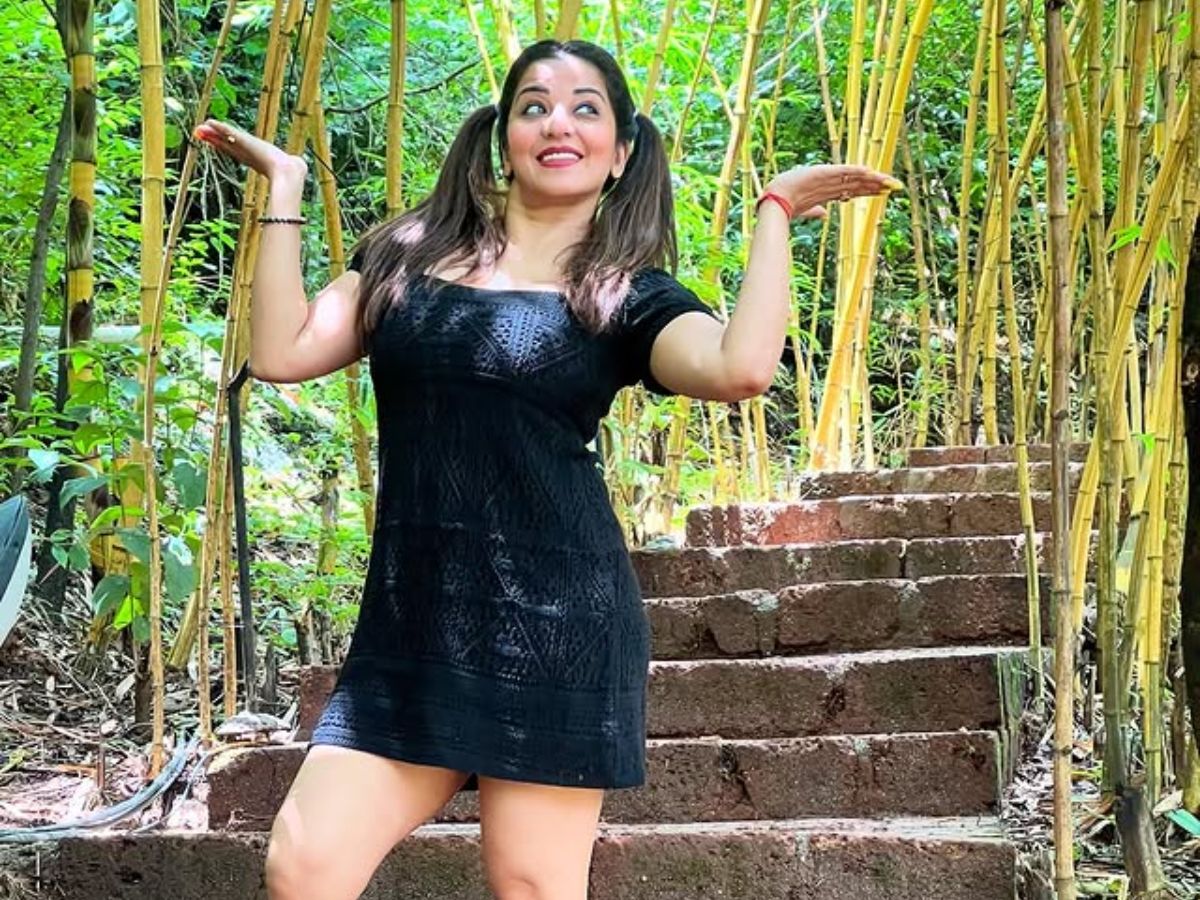 Monalisa is the fashion queen of Bhojpuri - Photo Gallery