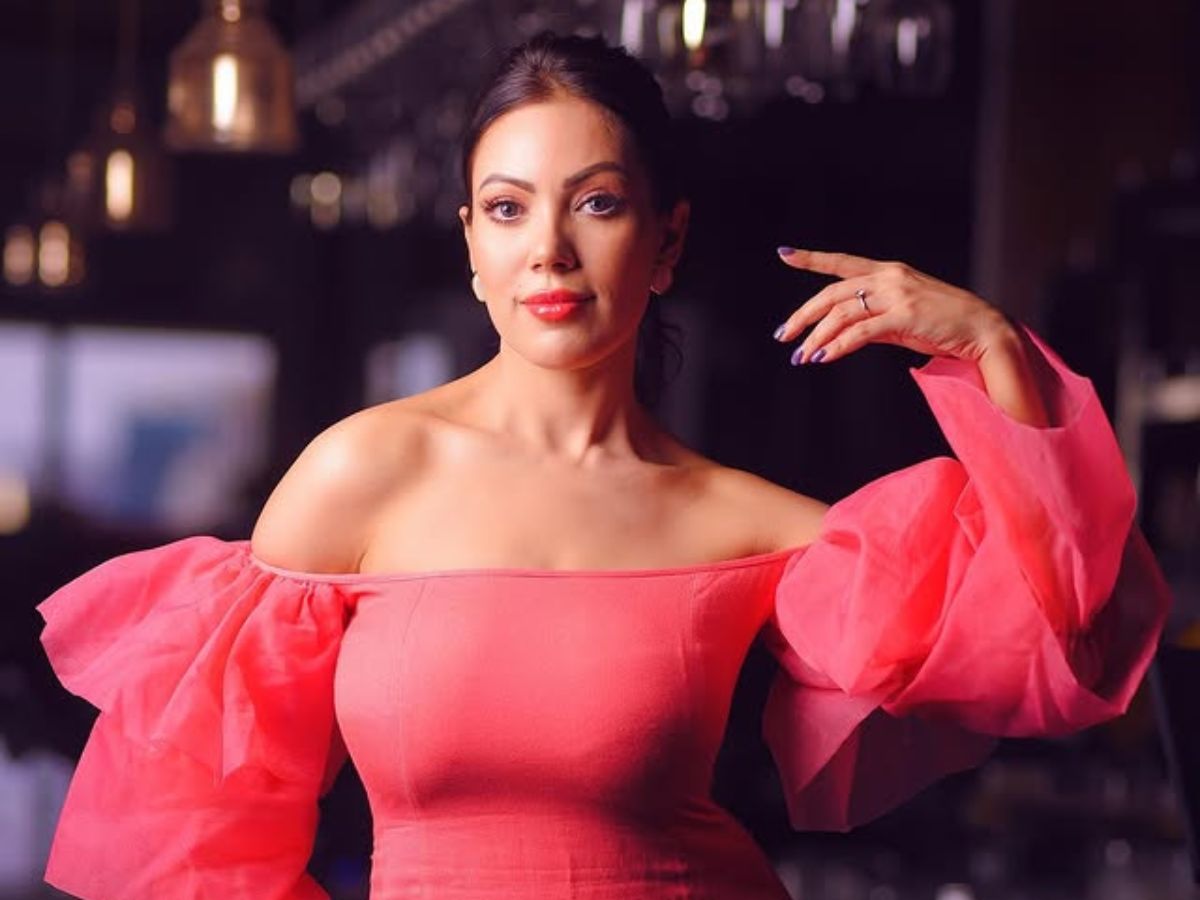 Taarak Mehta की इस सीधी-सादी एक्ट्रेस ने बिखेरा रियल लाइफ में अपनी बोल्डनेस का जादू - Photo Gallery