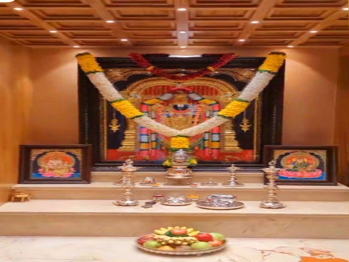 घर के मंदिर की सफाई से जुड़े ये 5 नियम बदल सकते हैं आपकी किस्मत, मिलेगी अपार संपत्ति और सुख-शांति - Photo Gallery