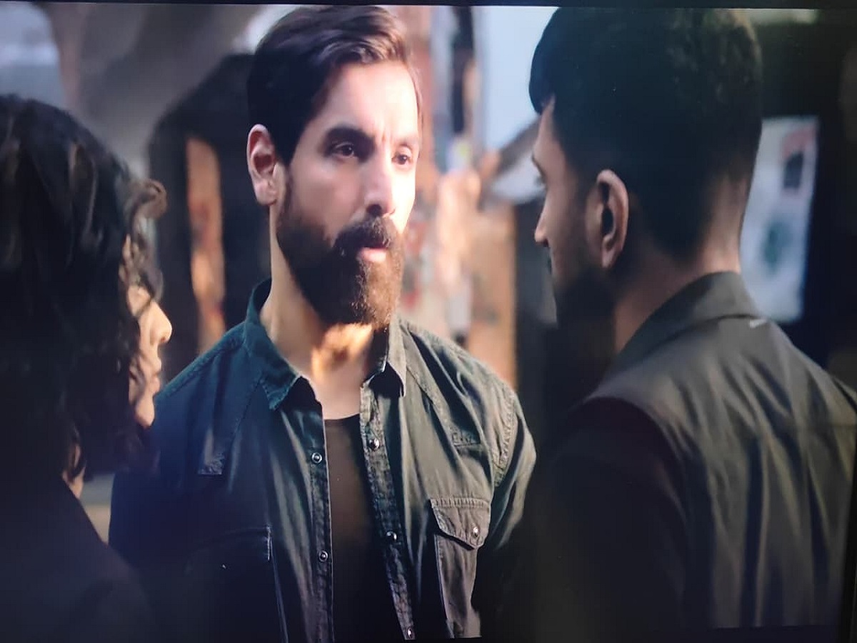 1 घंटा 55 मिनट की इस फिल्म ने OTT की दुनिया में मचाया तहलका, हर सीन में मिलेगा सस्पेंस और रोमांच का ऐसा डोज कि आप अपनी सीट से उठ नहीं पाएंगे - Photo Gallery