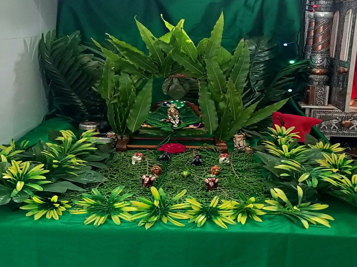 Janmashtami 2025: जन्माष्टमी की रात खीरा काटने का महत्व और नाल काटकर भगवान कृष्ण के जन्म की पौराणिक घटना – जानिए पूरी पवित्र कहानी - Photo Gallery