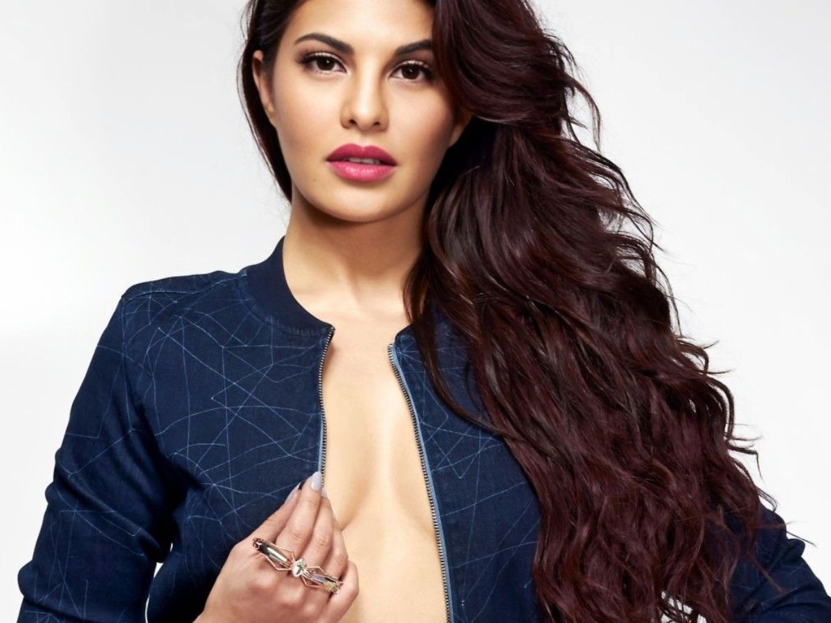 Jacqueline Fernandez की सेक्सी बॉडी और Bold look पर हैं हर कोई फिदा, बॉलीवुड की सभी एक्ट्रेस हैं पानी कम - Photo Gallery