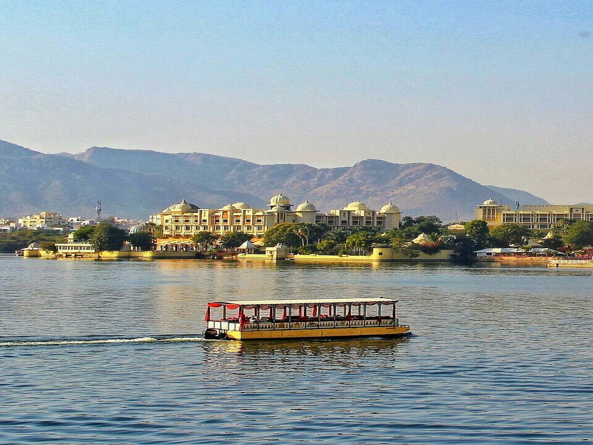 राजस्थान की झीलों की नगरी में बसा वह अद्भुत ताल, जो विदेशी पर्यटकों और रोमांटिक यात्राओं की पहली पसंद है - Photo Gallery