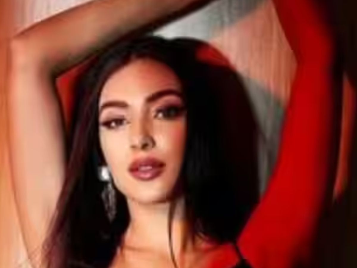 जानें कौन हैं Sahher Bambba? जो शाहरुख खान के बेटे Aryan Khan की सीरीज ‘बैड्स ऑफ बॉलीवुड’ में मचाने वाली है तहलका - Photo Gallery