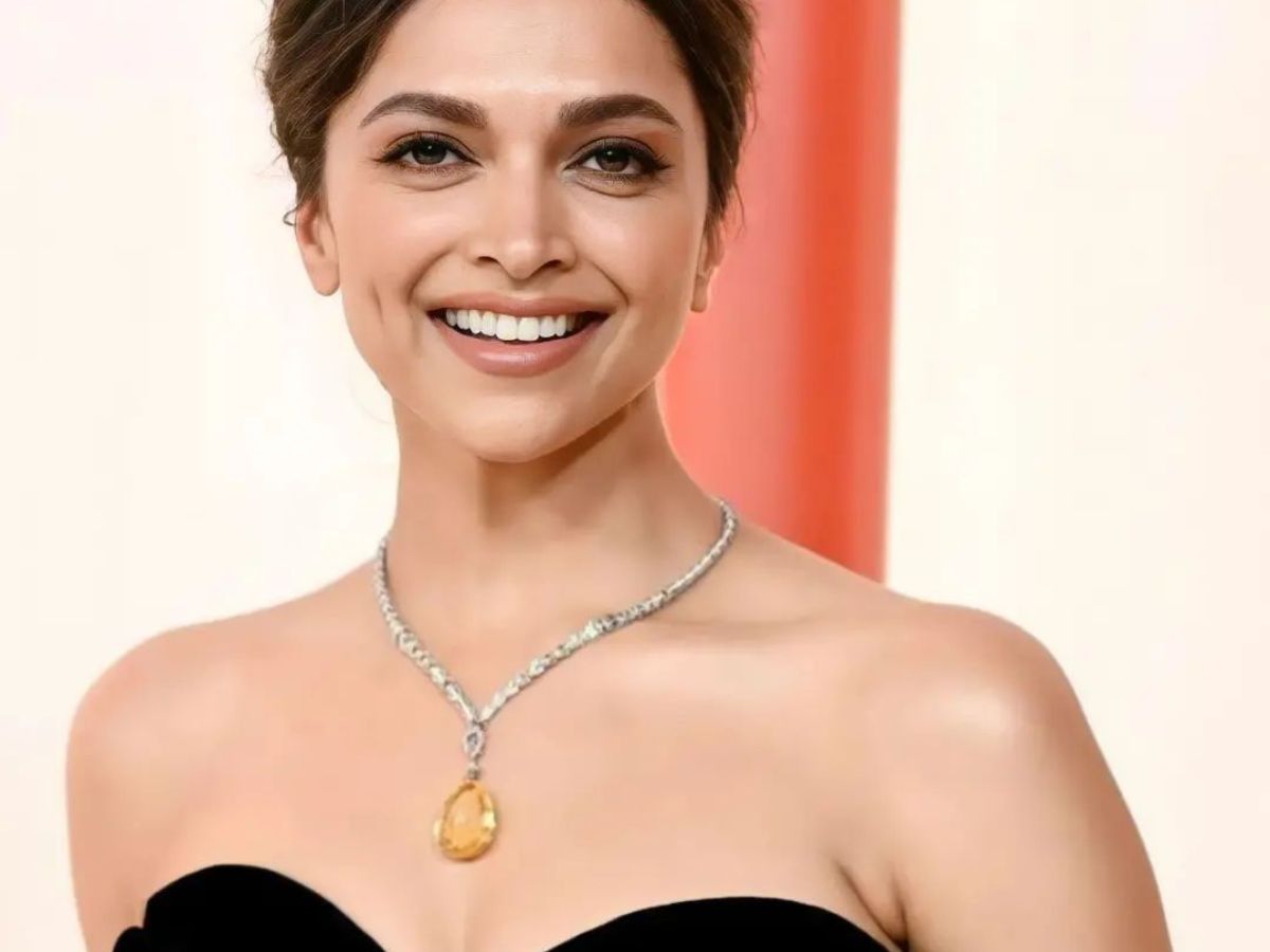 Deepika Padukone ने अपने हॉट लुक्स से इंटरनेट पर मचाया तहलका! - Photo Gallery