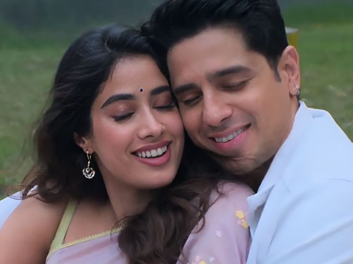 Siddharth and Jahnvi will be seen together in the film Param Sundari - Photo Gallery