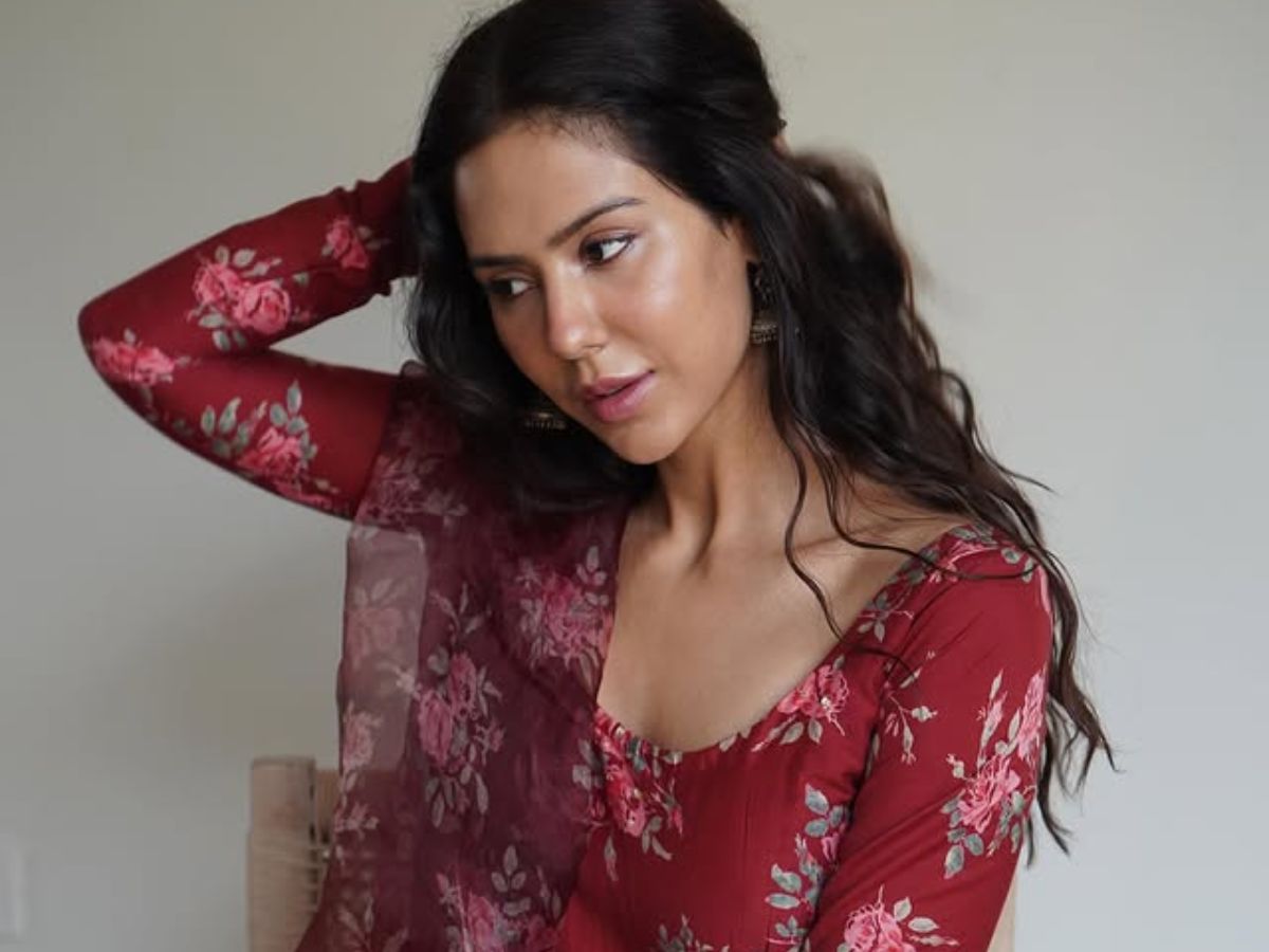 Sonam Bajwa Looks Glamorous in Red Suit - Photo Gallery