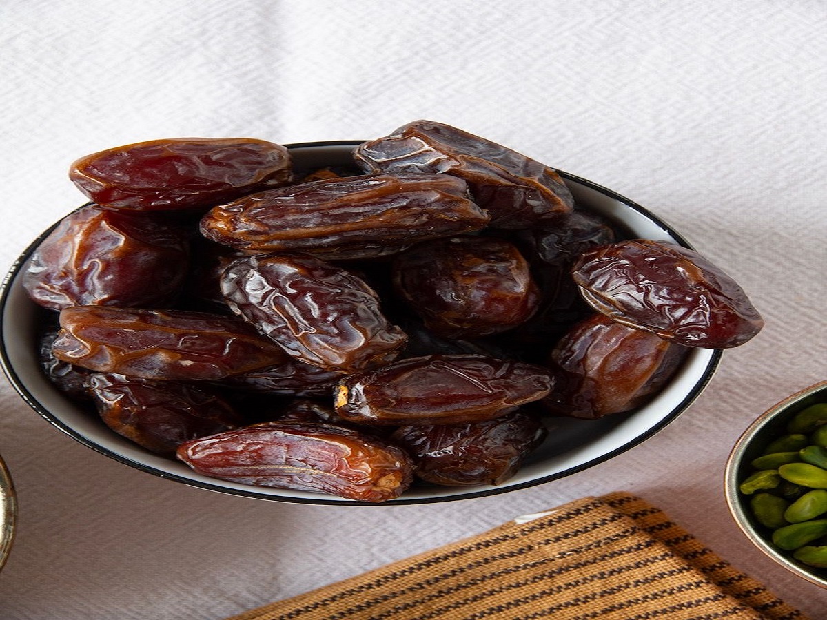 मर्दों की छुपी ताकत का राज है ये तीन चीजें: जानिए कैसे मूंगफली, खजूर और चना मिलकर बनाते हैं शरीर को लोहे जैसा मजबूत - Photo Gallery