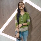 Priyanka Chopra ने गले में लपेटा जिंदा सांप, पति Nick Jonas के रिएक्शन ने कर डाला सबको चकित!