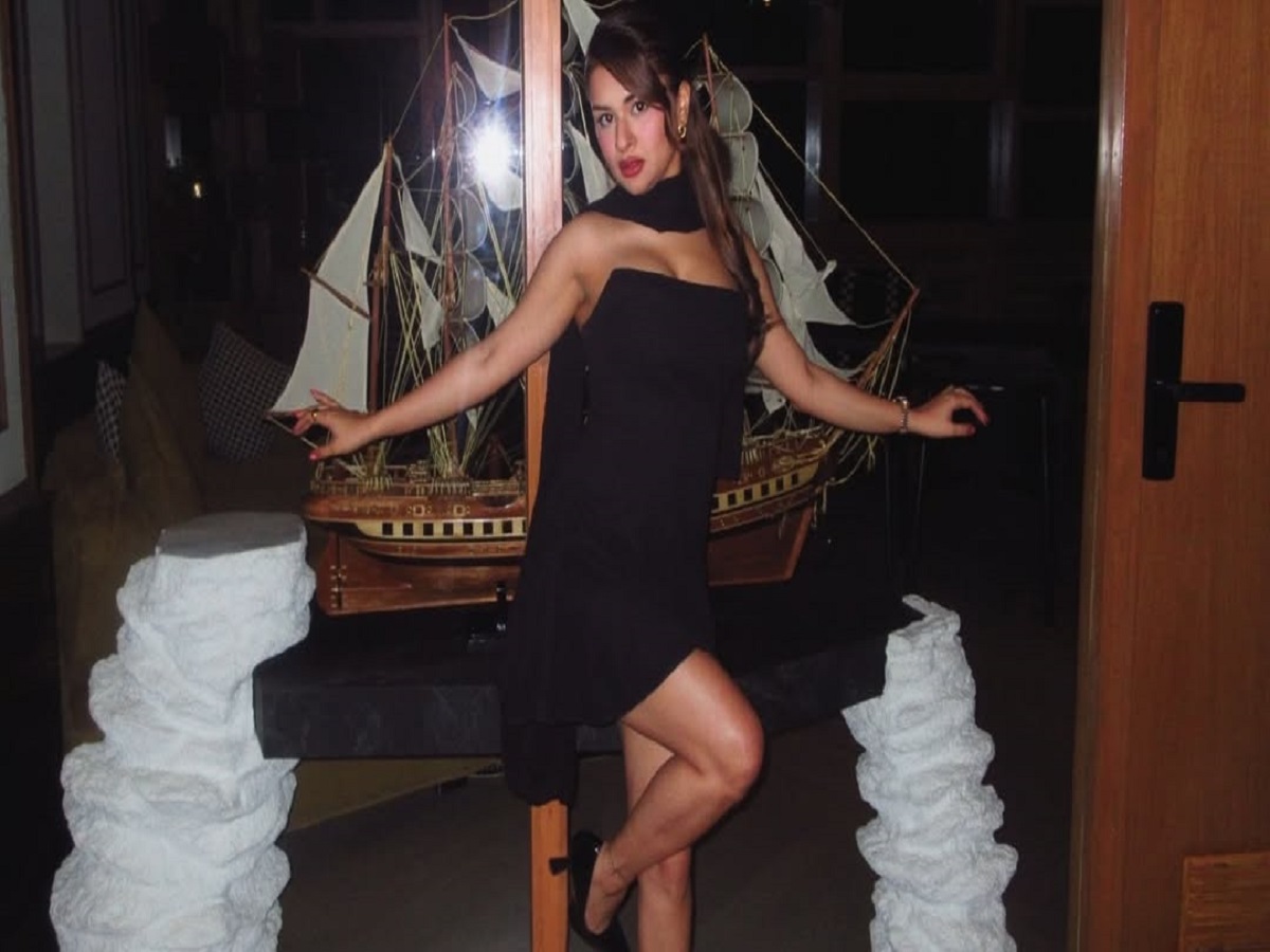 Avneet Kaur की इन इंस्टाग्राम पोस्ट ने इंटरनेट पर मचाया दिया था धमाल, सेक्सी और बोल्ड अदाओं के दीवाने हो गए थे लोग - Photo Gallery