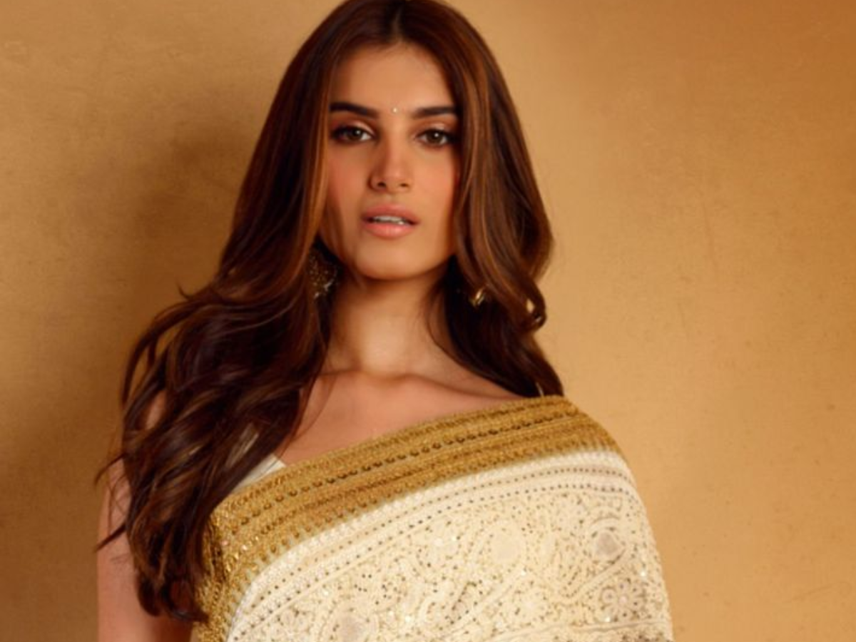 Rakshabandhan पर दिखना है अट्रैक्टिव? तो ट्राई करें Tara Sutaria से इंस्पायर स्टाइलिश आउटफिट आइडियाज, लगेंगी एकदम बवाल - Photo Gallery