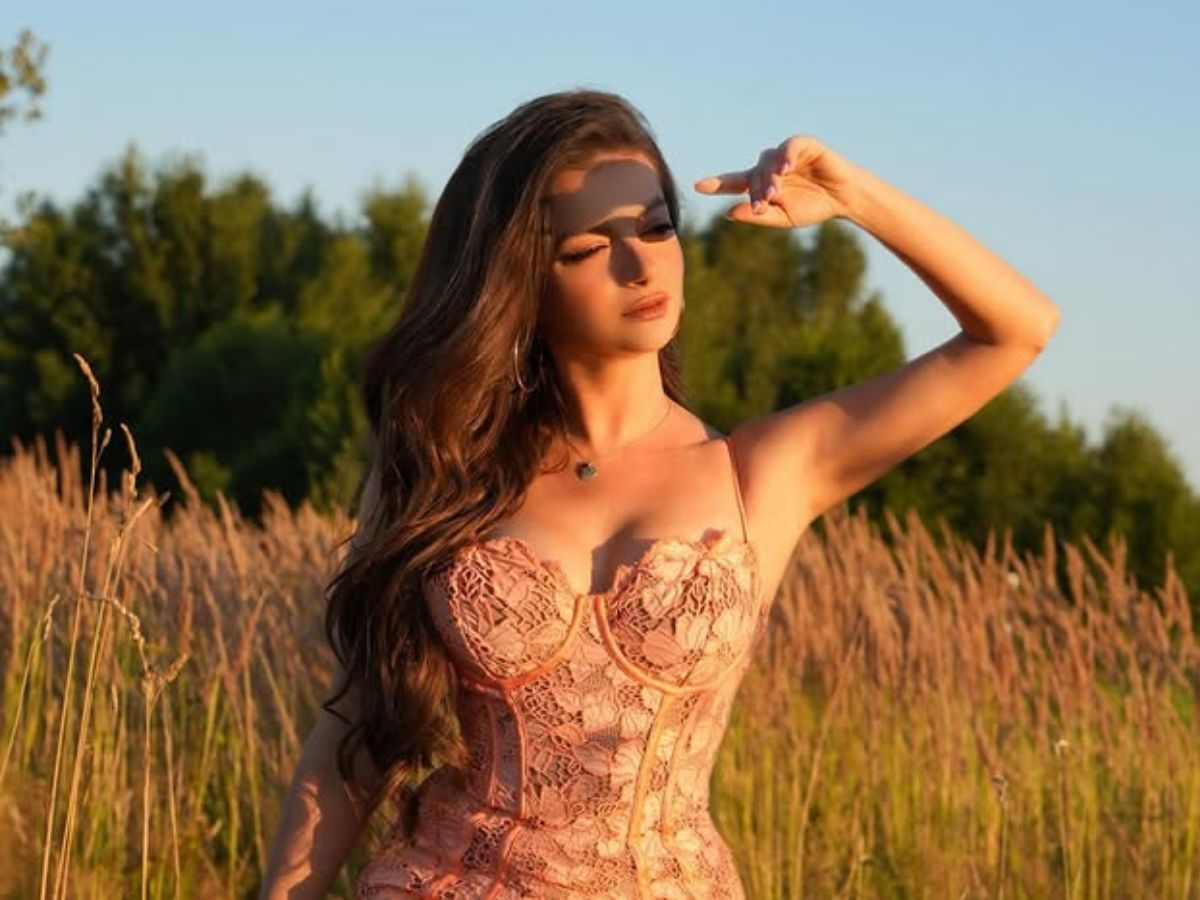 Who is Natalia Janoszek - Photo Gallery