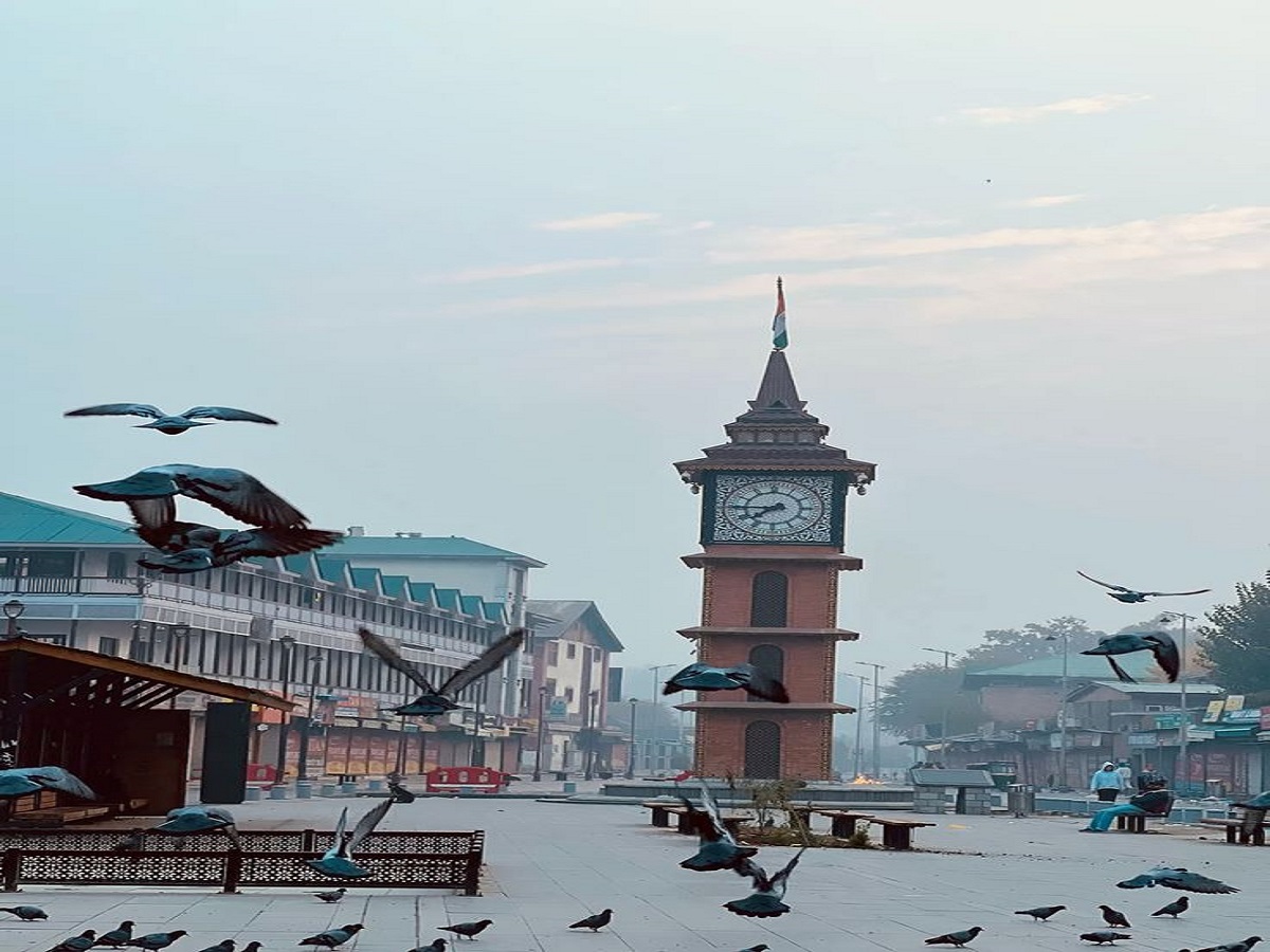 Article 370: कश्मीर को क्यों मिला था विशेष अधिकार? जानिए इसका इतिहास, असर और हटाने की असली वजह - Photo Gallery