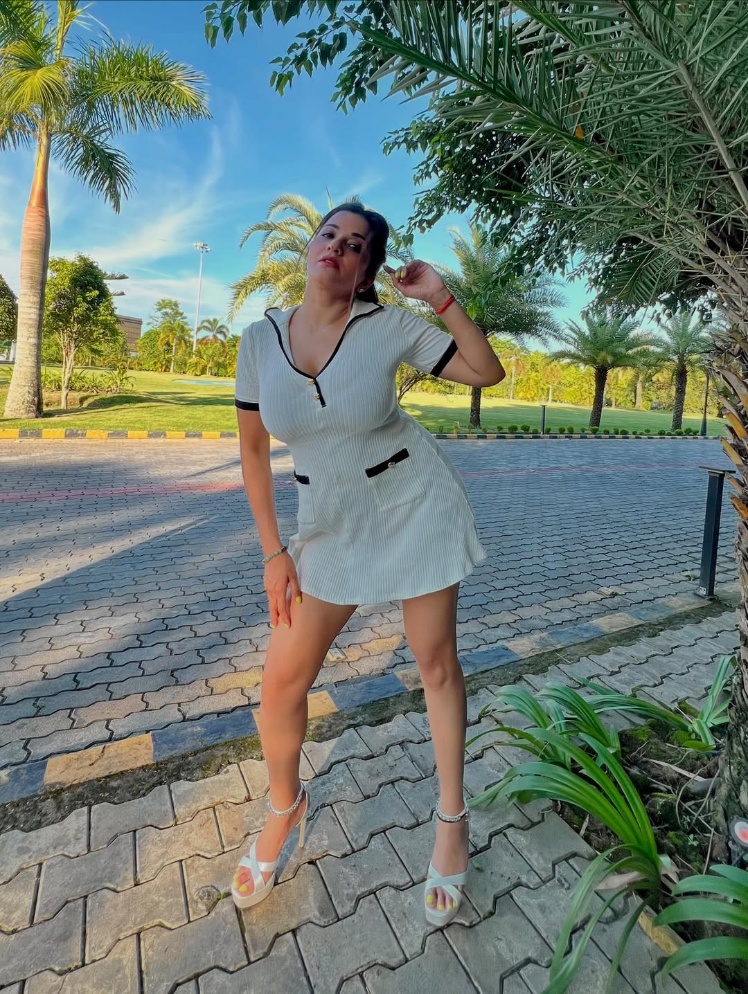 bhojpuris-actress-monalisa-got-a-sexy-photoshoot-done-wearing-a-very-short-dress-posed-in-front-of-the-camera-in-a-bold-style Monalisa Latest Instagram Photos