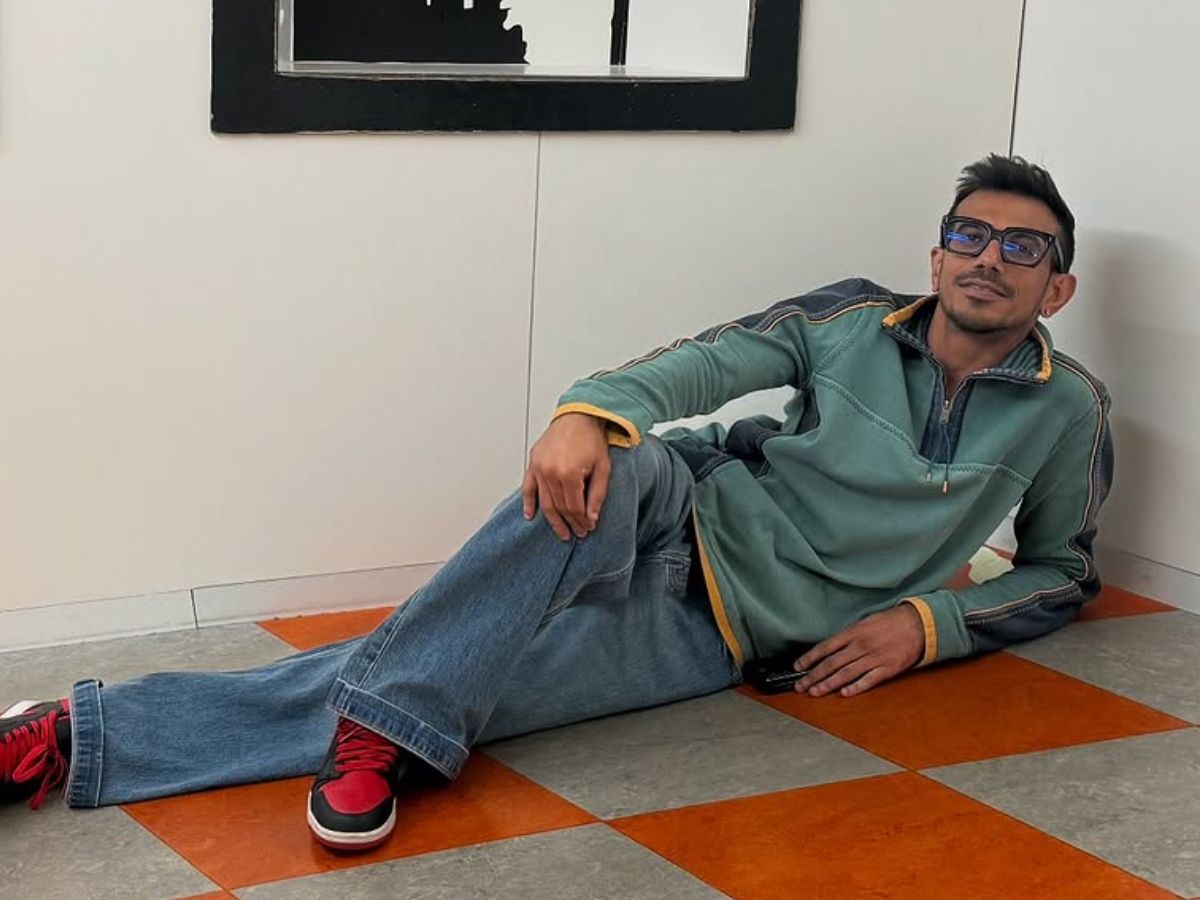 yuzis cool pose in sporty swag - Photo Gallery