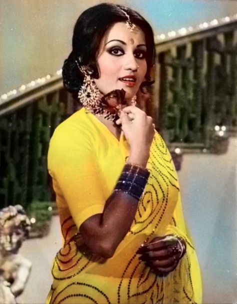 पाकिस्तानी क्रिकेटर से प्यार करने की भूल कर बैठी ये बॉलीवुड एक्ट्रेस, बुरा हुआ अंजाम!