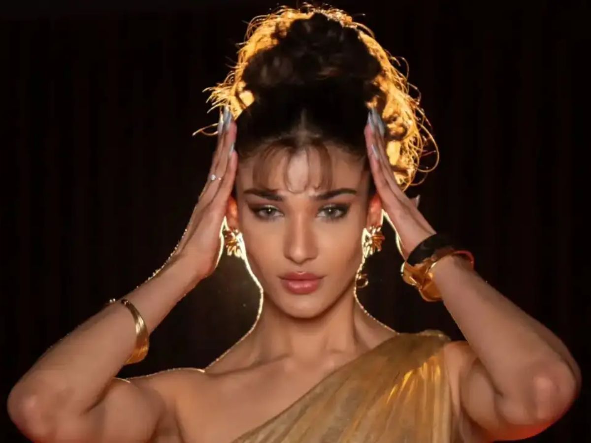 बिग बॉस 19 में अपनी अदाएं बिखेर रहीं नेहल चुडासम जीत चुकी हैं ये खिताब, जिसने करियर में लगाए चार चांद - Photo Gallery