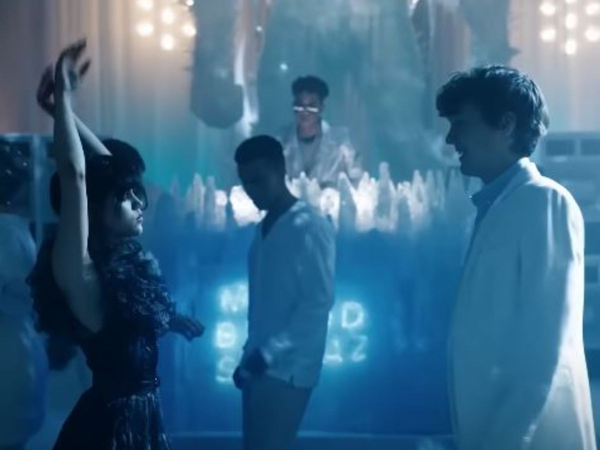 Who Choreographed the Performance? - Photo Gallery