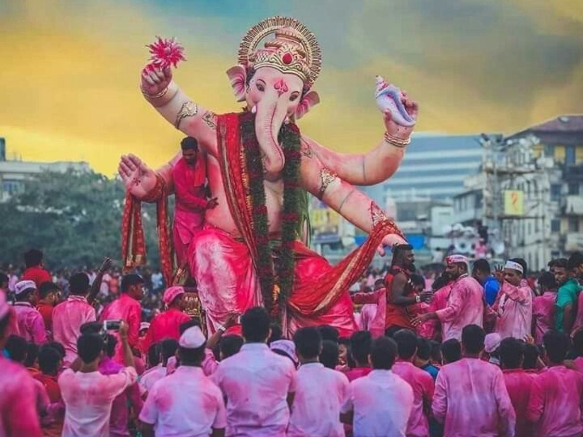 Ganpati Visarjan 2025: इन 6 बातों कि बंध ले गांठ अगर आप भी करने वाले है गणेश विसर्जन - Photo Gallery