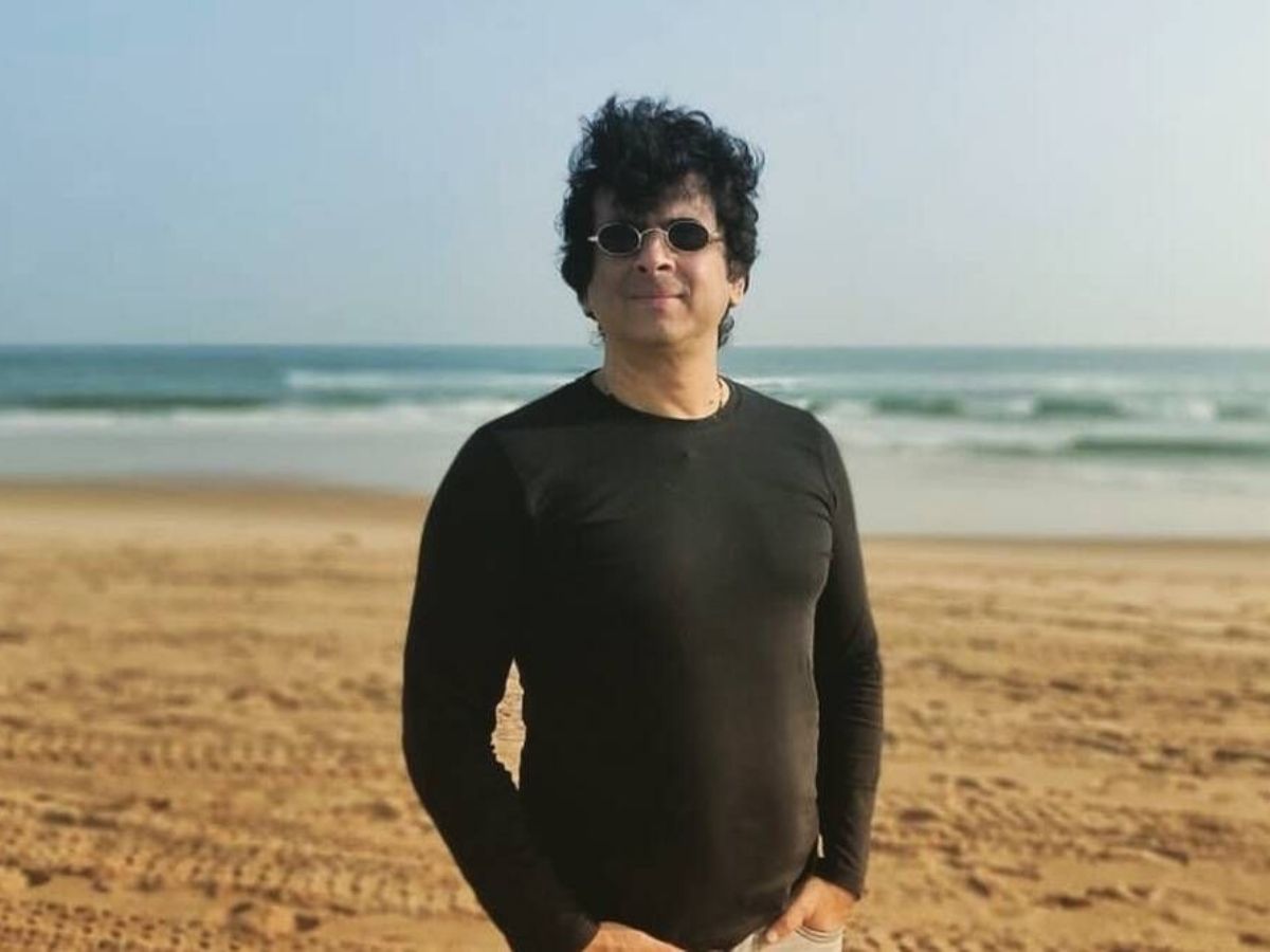 कौन है ये पॉप म्यूजिक सिंगर, जो लाइव परफॉरमेंस में पहनते है अपनी माँ का मंगलसूत्र, जाने इनकी अनोखी कहानी - Photo Gallery