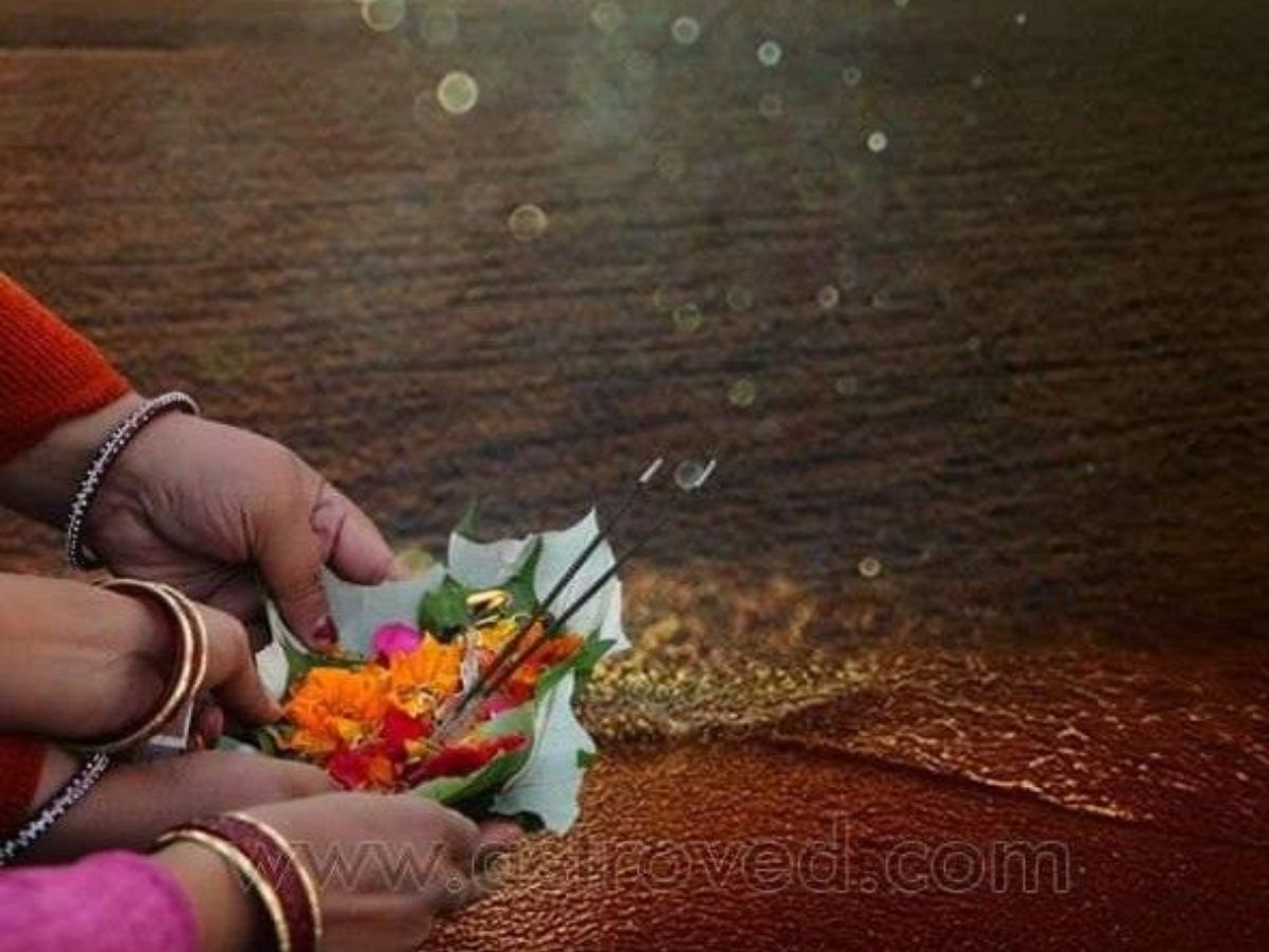 Sarva Pitru Amavasya 2025: पितृ को विदा करने का आखिरी मौक़ा! जाने सर्वपितृ अमावस्या का महत्व और शुभ मुहूर्त - Photo Gallery