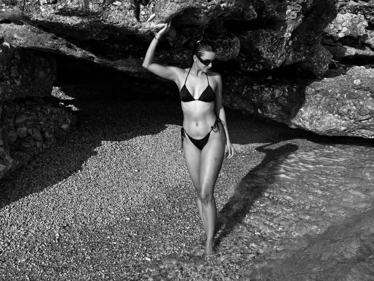 Tripti Dimri ने दिखाई अपनी ऐसे कातिलाना अदाएं जिसने जीता सबका दिल और लगा दी इंटरनेट पर आग - Photo Gallery