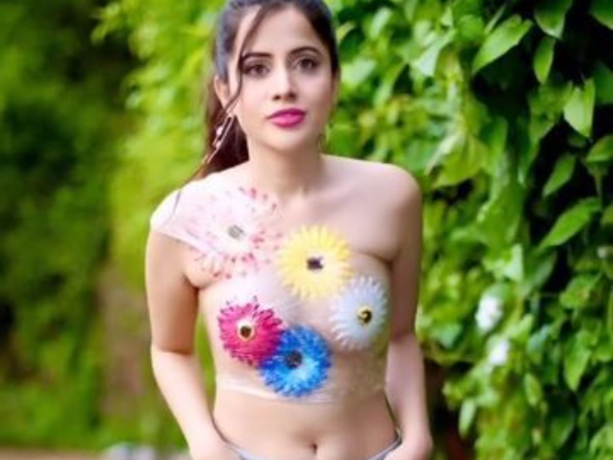 माथे पर चोट, आंखों में आंसू, Urfi Javed की ऐसी हालत देखकर सहम गए फैंस, क्या हुआ ऐसा? - Photo Gallery