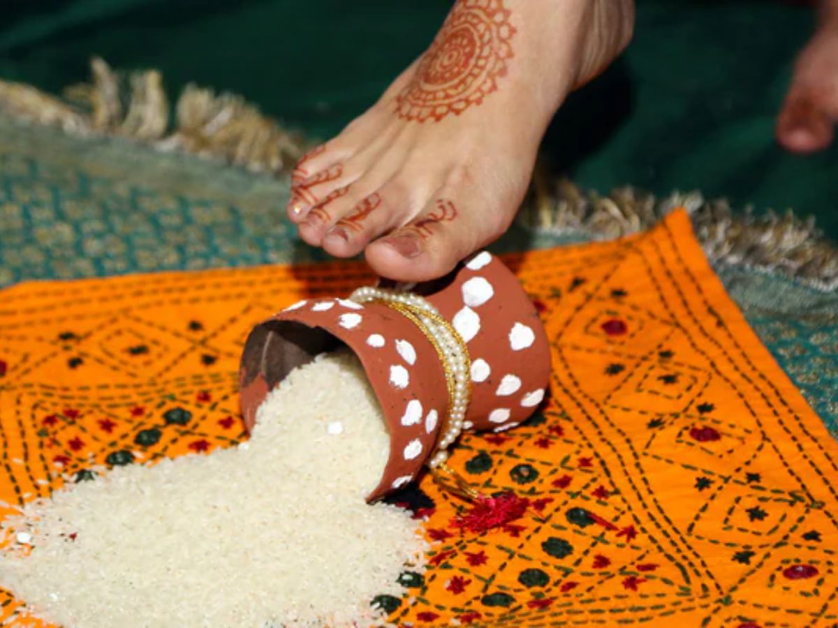 Pitru Paksha 2025: इन 5 तरीकों से पाए पितृ का आशीर्वाद, अगर रहे गई कोई चूक तो होगा बड़ा पछतावा - Photo Gallery