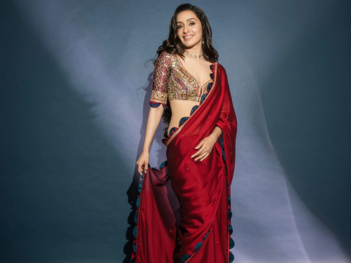 Shraddha Kapoor's deep neck blouse look - Photo Gallery