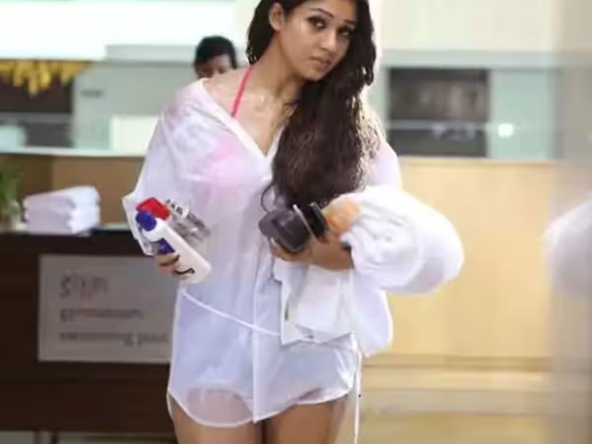 लेडी सुपरस्टार का हॉट अवतार: जब Nayanthara ने अपनी तस्वीरों से मचाई तबाही तब फैन्स के भी उड़ गए होश - Photo Gallery
