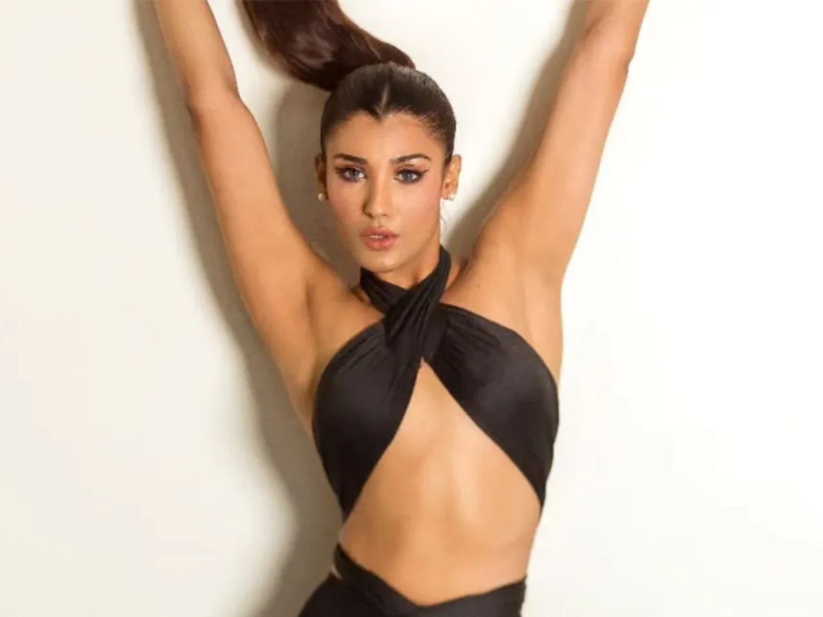 बिग बॉस 19 में अपनी अदाएं बिखेर रहीं नेहल चुडासम जीत चुकी हैं ये खिताब, जिसने करियर में लगाए चार चांद - Photo Gallery