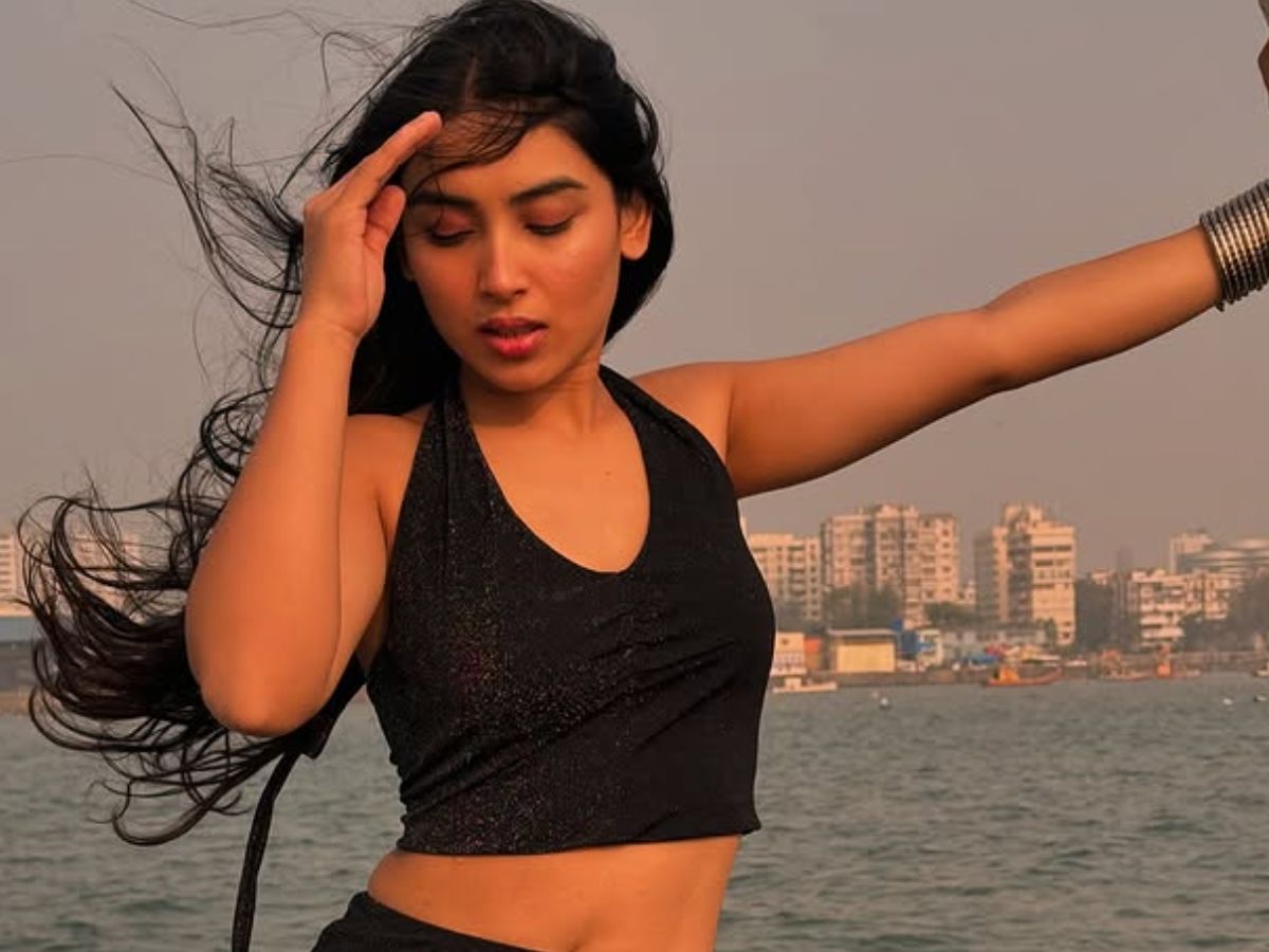 Akriti Negi's black bold outfit look - Photo Gallery