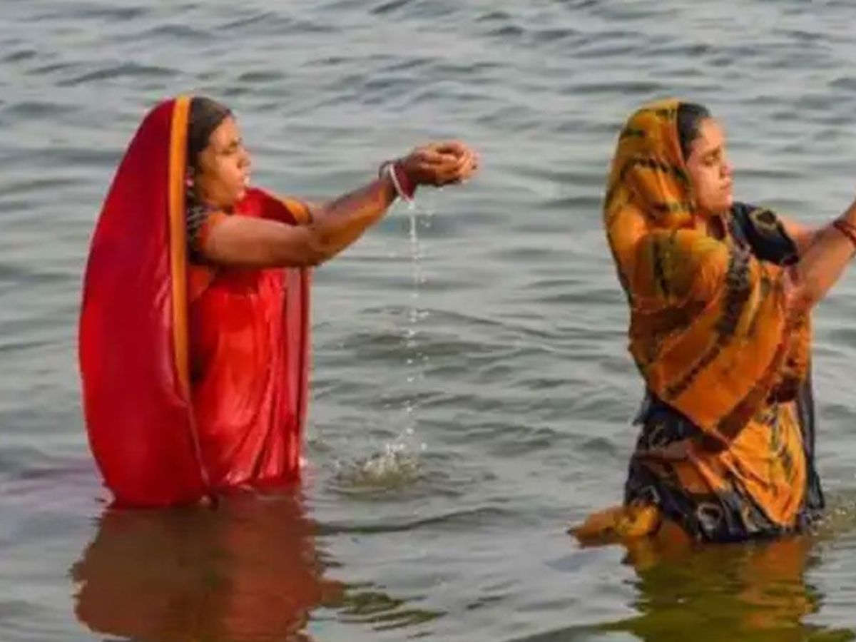 Sarva Pitru Amavasya 2025: पितृ को विदा करने का आखिरी मौक़ा! जाने सर्वपितृ अमावस्या का महत्व और शुभ मुहूर्त - Photo Gallery