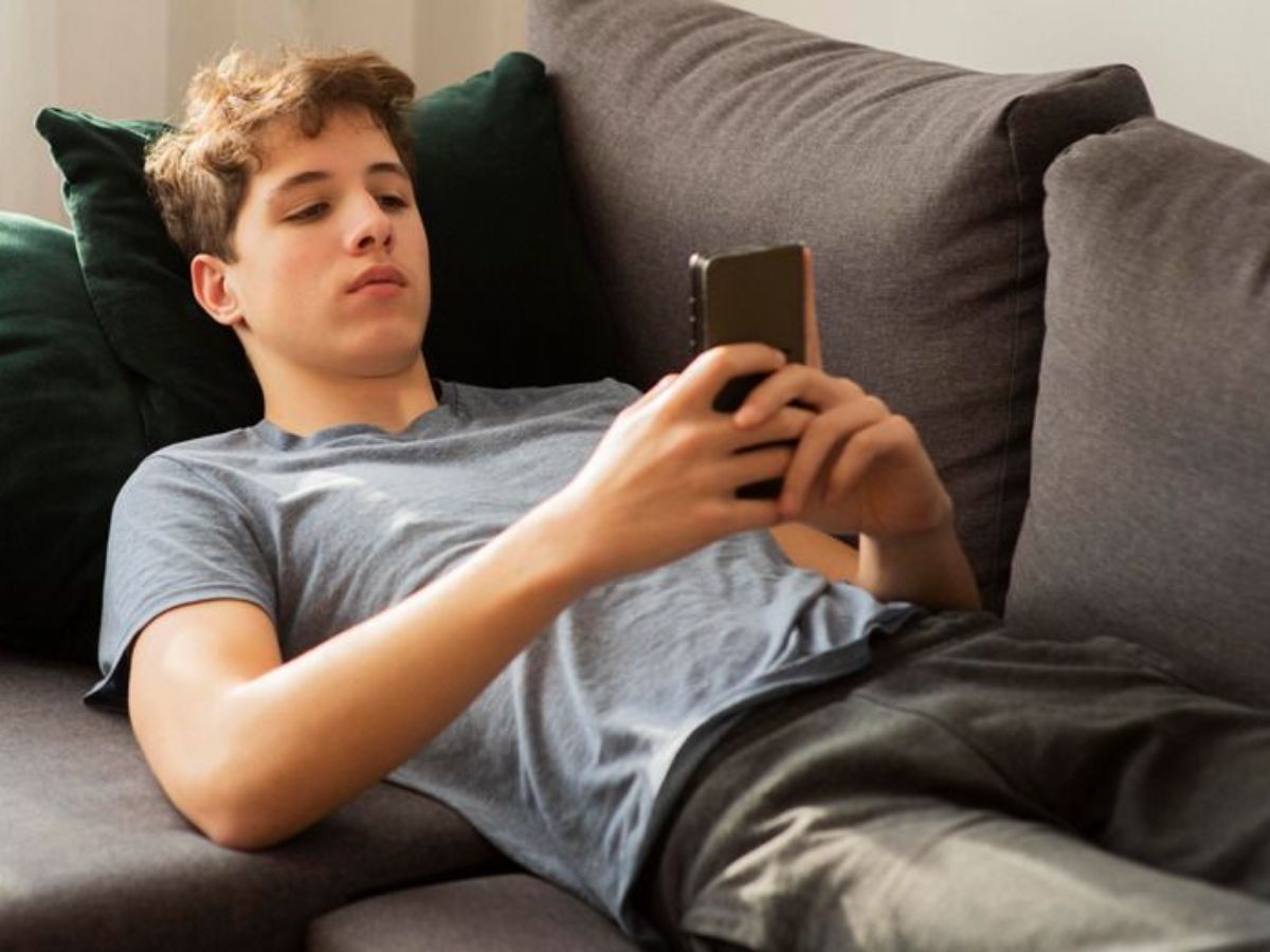 Smartphone और Male Sexual Health: जानिए कहां न रखें मोबाइल, वरना कम हो सकती है स्पर्म काउंट - Photo Gallery