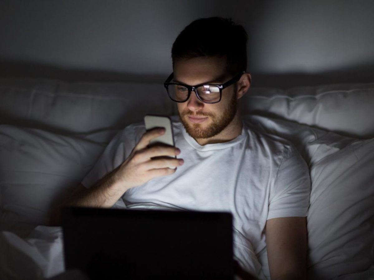 Smartphone और Male Sexual Health: जानिए कहां न रखें मोबाइल, वरना कम हो सकती है स्पर्म काउंट - Photo Gallery