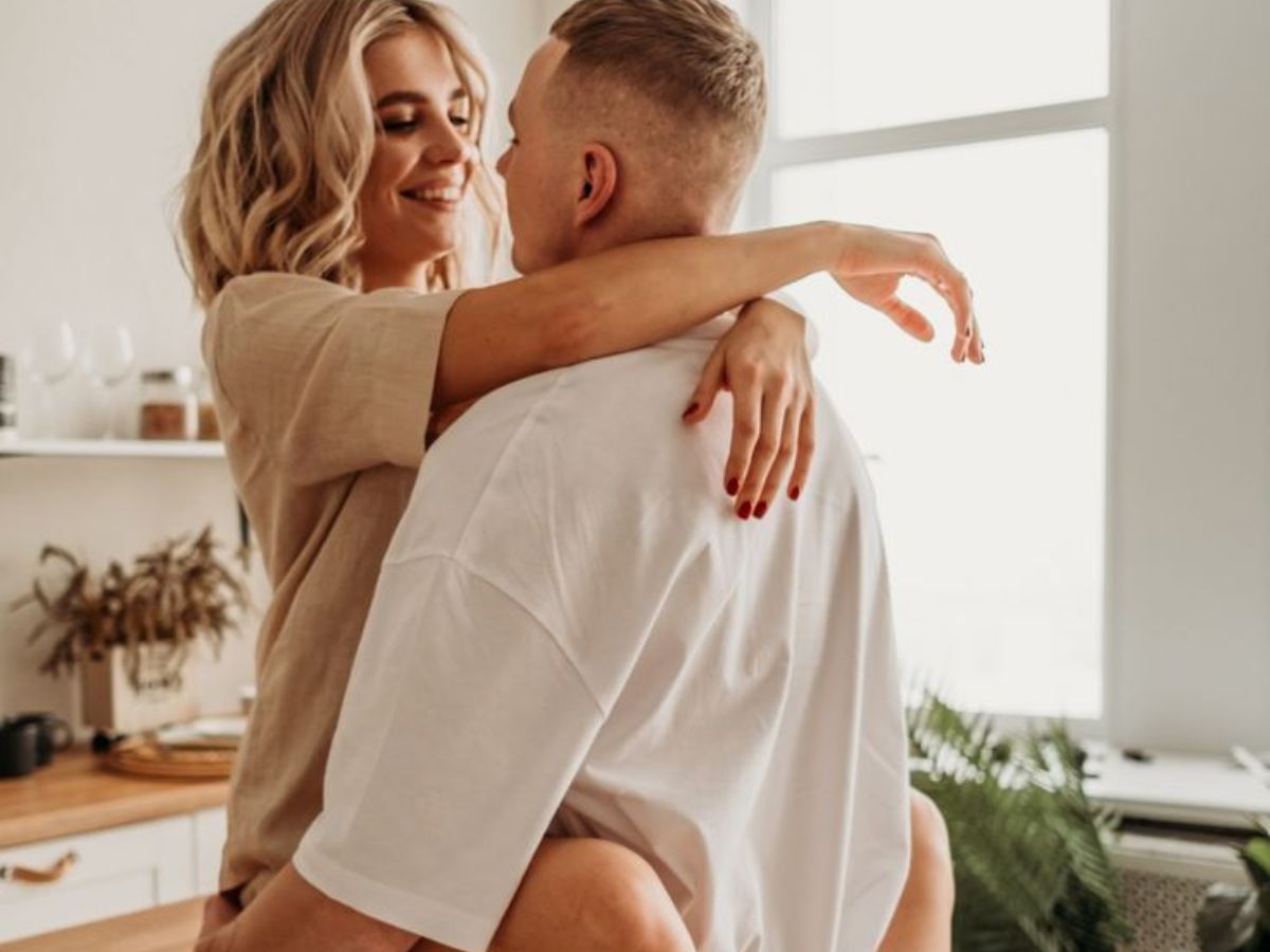 आपके पार्टनर के रोमांस में आ रही कमी ,जानें सेक्स इच्छा घटने के छिपे कारण जो रिश्तों में ला सकते हैं दरार - Photo Gallery