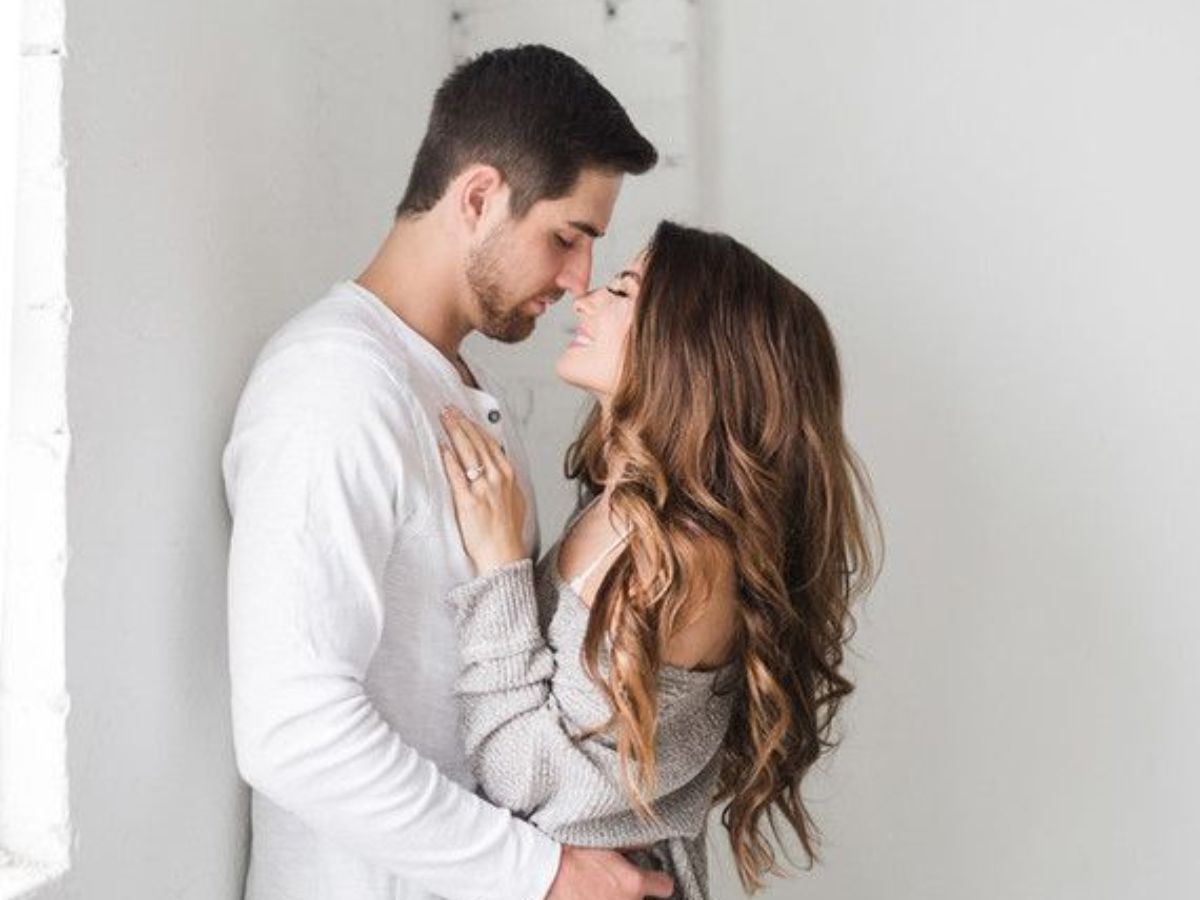 आपके पार्टनर के रोमांस में आ रही कमी ,जानें सेक्स इच्छा घटने के छिपे कारण जो रिश्तों में ला सकते हैं दरार - Photo Gallery